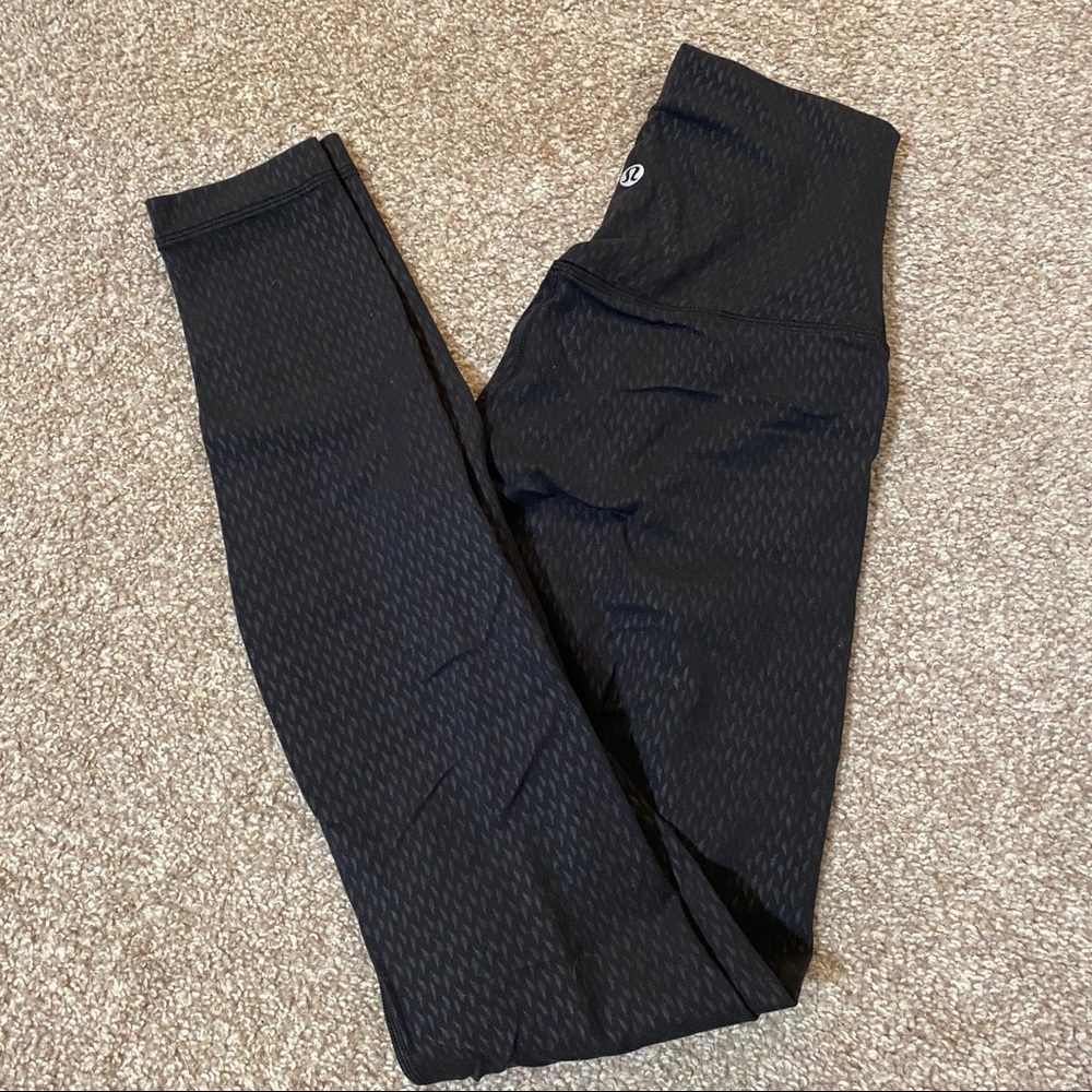 Lululemon 28” Aligns